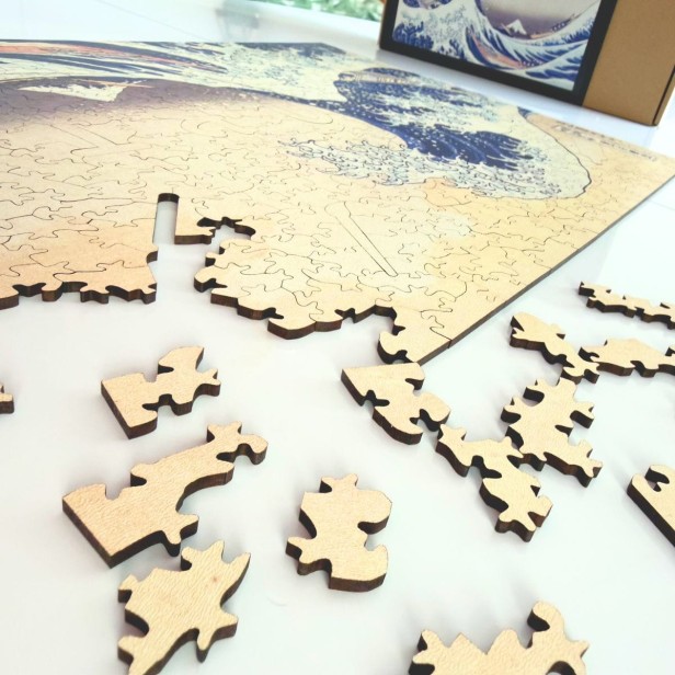 The Great Wave jigsaw puzzle, wooden wave jigsaw puzzle, The Great Wave off Kanagawa wooden jigsaw puzzle, Hokusai Katsushika jigsaw puzzle