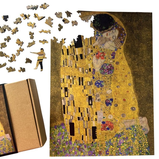 Gustav Klimt jigsaw puzzle, wooden jigsaw puzzle of *The Kiss*