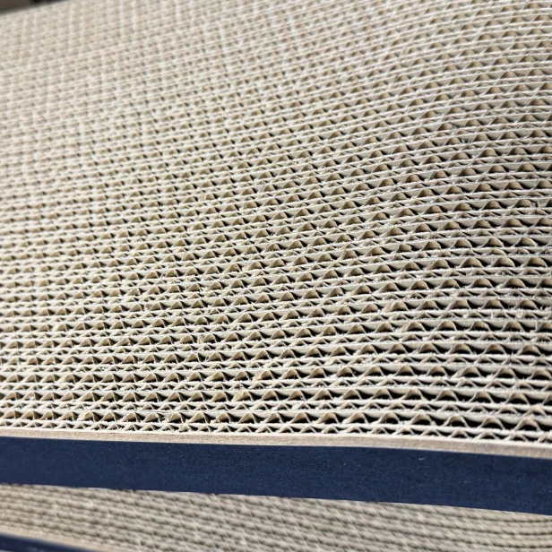 mega drapak dla kota, drapak tekturowy , drapak czarny dla kota, drapak kartonowy dla kota , wymiary drapaka 78 x 28 x 24 cm , czarny drapak dla kota premium , drapak premium