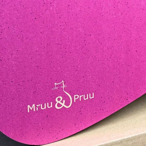 8.jpgduży drapak dla kota, drapak tekturowy , drapak różowy dla kota, drapak kartonowy dla kota , wymiary drapaka 70 x 23 x 24 cm , drapak dla kotka , koci drapak z tektury , różowy drapak premium , duży drapak premium , różowy drapak dla kota , mruu&pruu