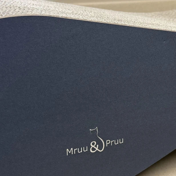 duży drapak dla kota, drapak tekturowy , drapak czarny dla kota, drapak kartonowy dla kota , wymiary drapaka 70 x 23 x 24 cm , drapak dla kotka , koci drapak z tektury , czarny drapak premium , duży drapak premium , czarny drapak dla kota