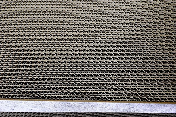 mega drapak dla kota, drapak tekturowy , drapak szary dla kota, drapak kartonowy dla kota , wymiary drapaka 78 x 28 x 25 cm , szary drapak dla kota premium , drapak premium