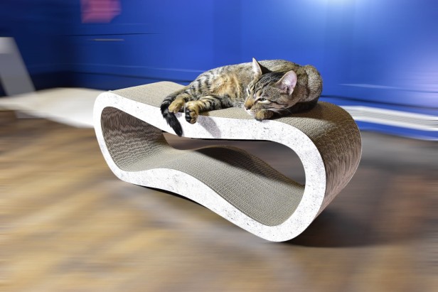 mega drapak dla kota, drapak tekturowy , drapak szary dla kota, drapak kartonowy dla kota , wymiary drapaka 78 x 28 x 25 cm , szary drapak dla kota premium , drapak premium